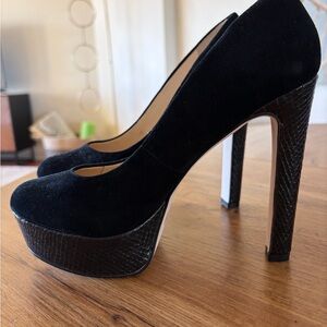 Jessica Simpson Nellah-Suede
Black Textured Platform Heels Size 6.5
